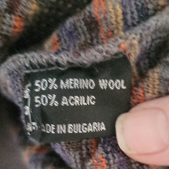 Emme Uno Brown and Black Crewneck Sweater with Classic Fit Soft Texture - Picture 3 of 6